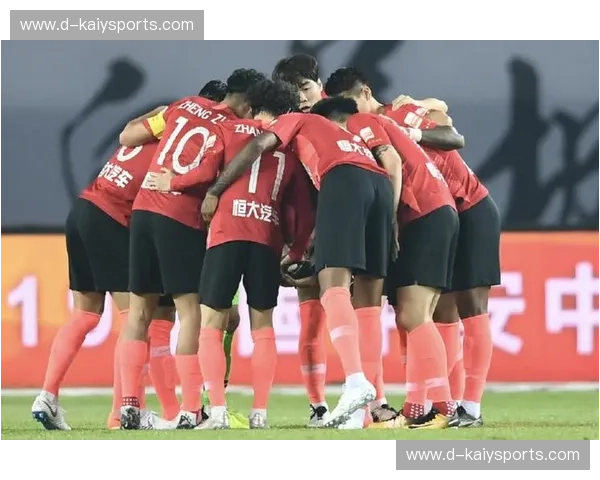 天河之巅的红蓝史诗:重温2017恒大VS申花,那是中国足球最滚烫的黄金时代 天河之巅的红蓝史诗:重温2017恒大VS申花,那是中国足球最滚烫的黄金时代